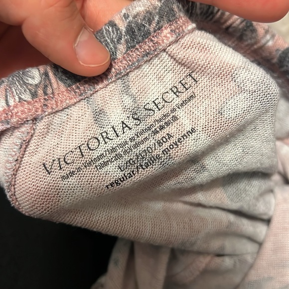 Pj set - Picture 4 of 5